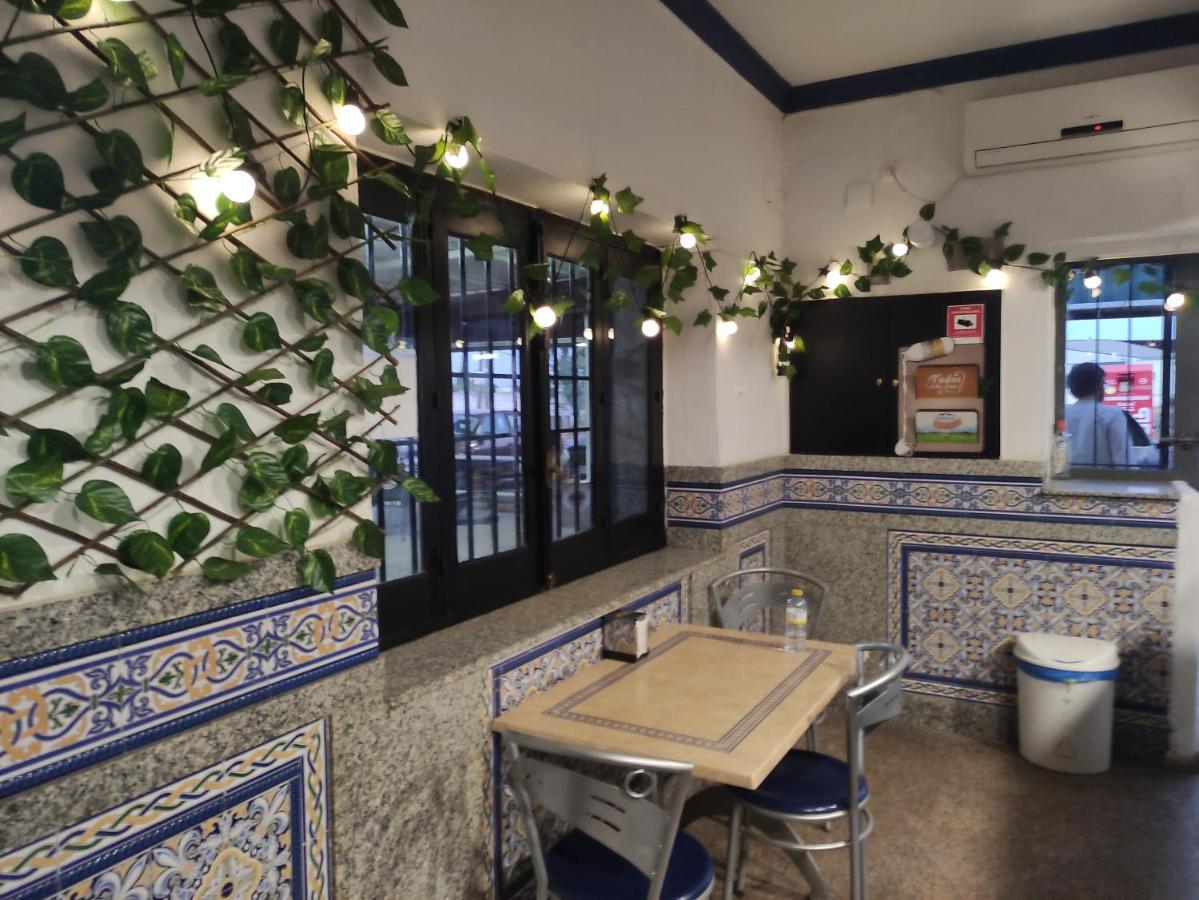 Hostal Restaurante Bar Cafeteria La Melchora Posadas Exterior photo